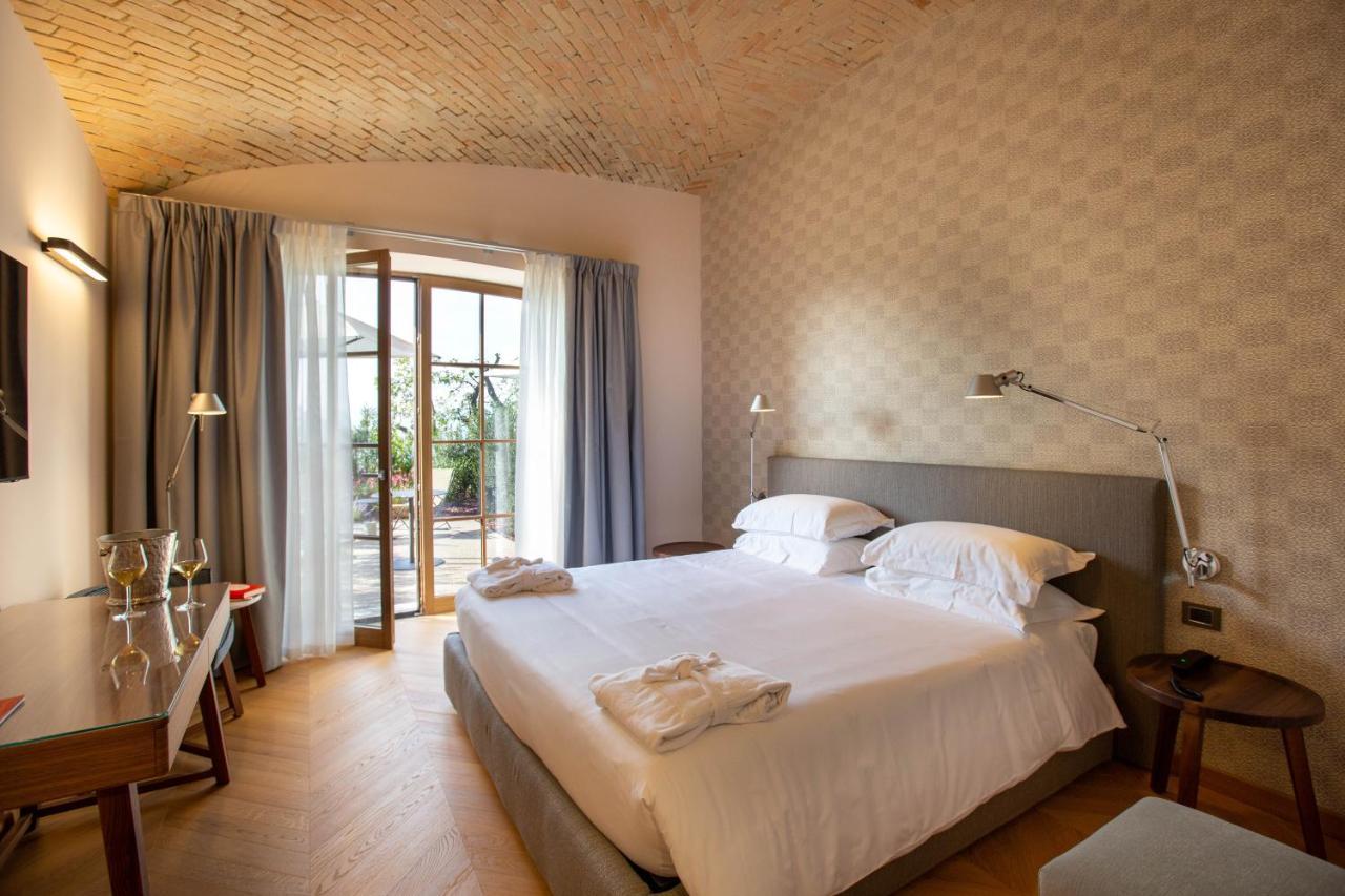 Villaggio Narrante - Cascina Galarej Серралунга-д'Альба Экстерьер фото